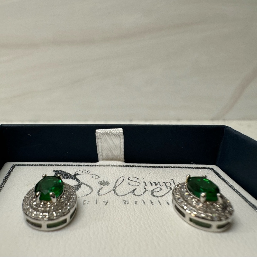 Sterling silver simply brilliant pink hallo cubic zirconia stud earrings